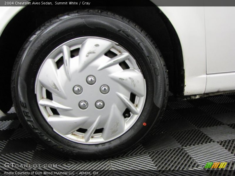 Summit White / Gray 2004 Chevrolet Aveo Sedan