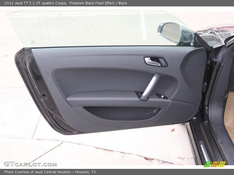 Door Panel of 2013 TT S 2.0T quattro Coupe