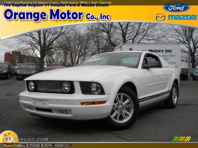 Performance White / Dark Charcoal 2006 Ford Mustang V6 Deluxe Coupe