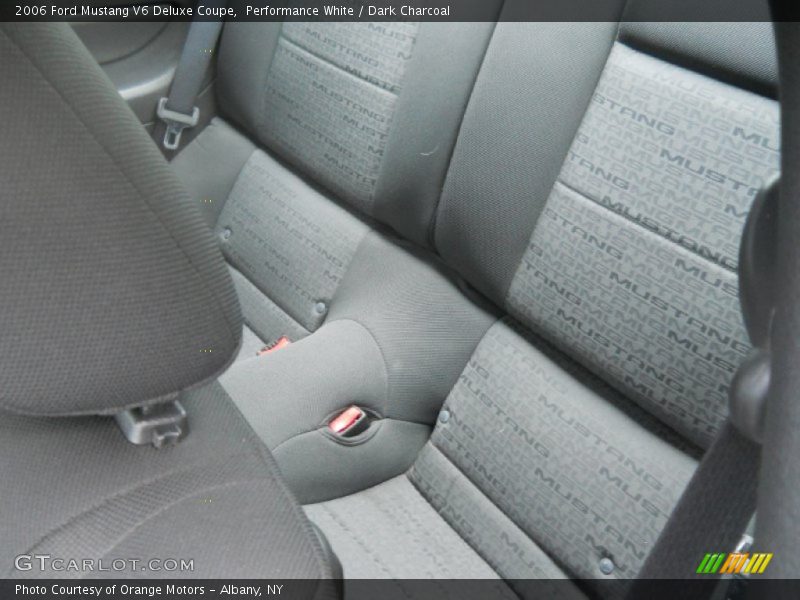 Performance White / Dark Charcoal 2006 Ford Mustang V6 Deluxe Coupe