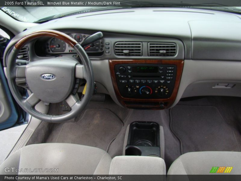 Dashboard of 2005 Taurus SEL