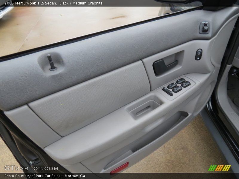 Door Panel of 2005 Sable LS Sedan