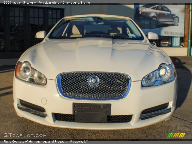 Porcelain White / Champagne/Truffle 2009 Jaguar XF Luxury