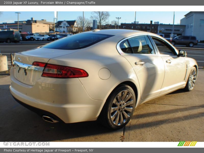 Porcelain White / Champagne/Truffle 2009 Jaguar XF Luxury