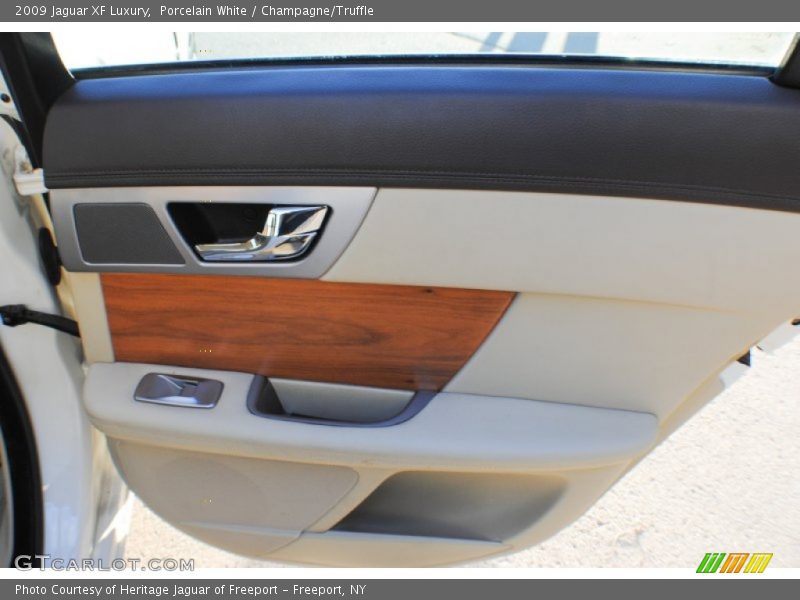 Porcelain White / Champagne/Truffle 2009 Jaguar XF Luxury