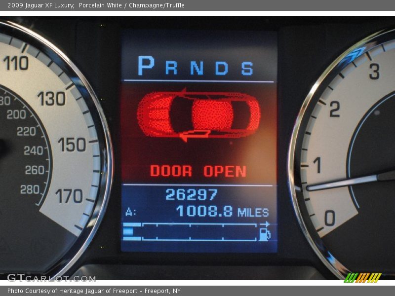 Porcelain White / Champagne/Truffle 2009 Jaguar XF Luxury