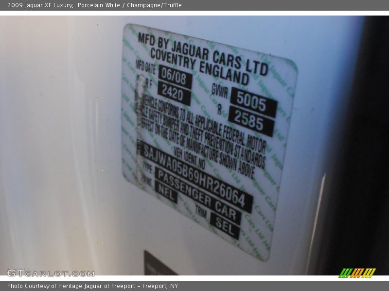 Porcelain White / Champagne/Truffle 2009 Jaguar XF Luxury