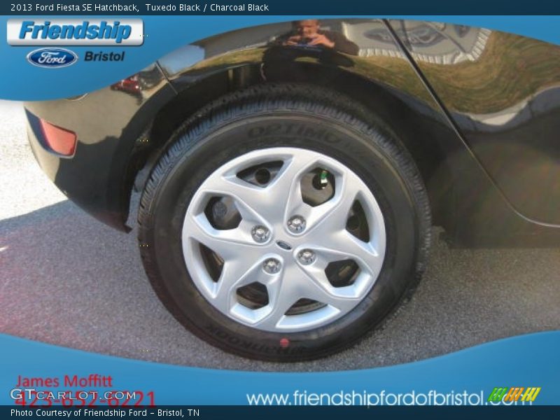 Tuxedo Black / Charcoal Black 2013 Ford Fiesta SE Hatchback
