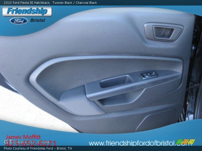 Tuxedo Black / Charcoal Black 2013 Ford Fiesta SE Hatchback