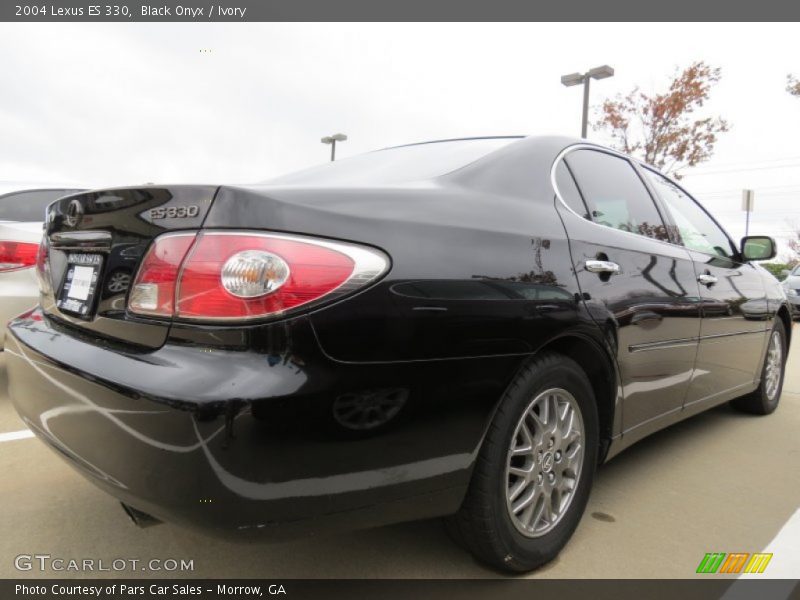 Black Onyx / Ivory 2004 Lexus ES 330