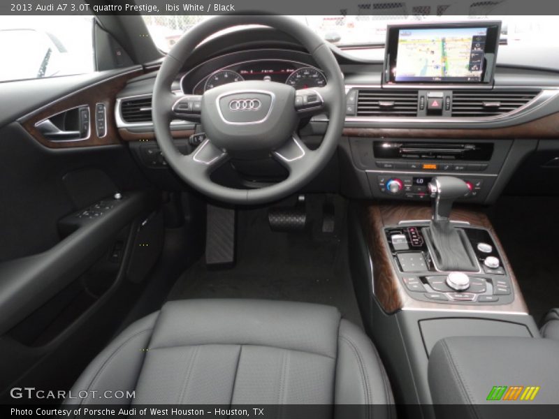 Dashboard of 2013 A7 3.0T quattro Prestige