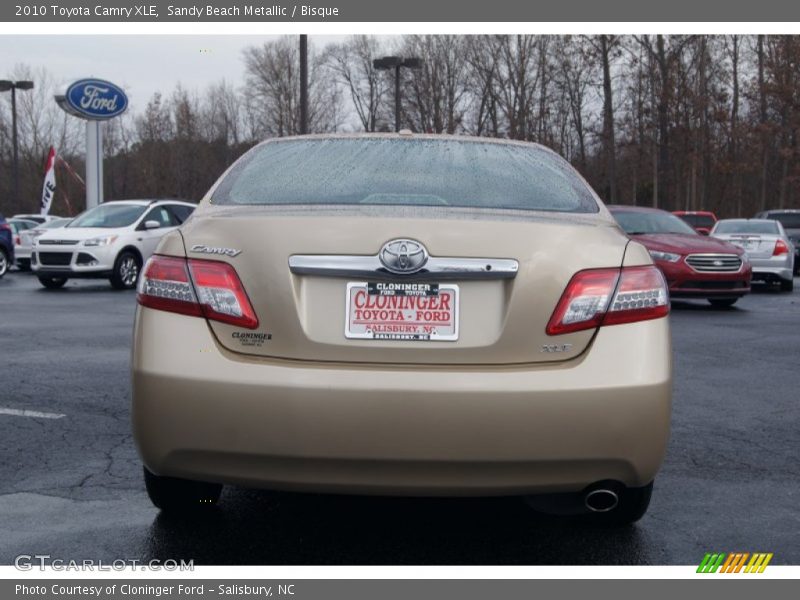 Sandy Beach Metallic / Bisque 2010 Toyota Camry XLE