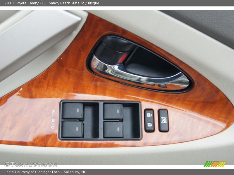 Sandy Beach Metallic / Bisque 2010 Toyota Camry XLE