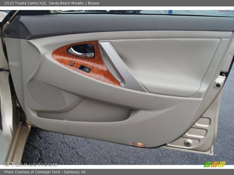 Sandy Beach Metallic / Bisque 2010 Toyota Camry XLE