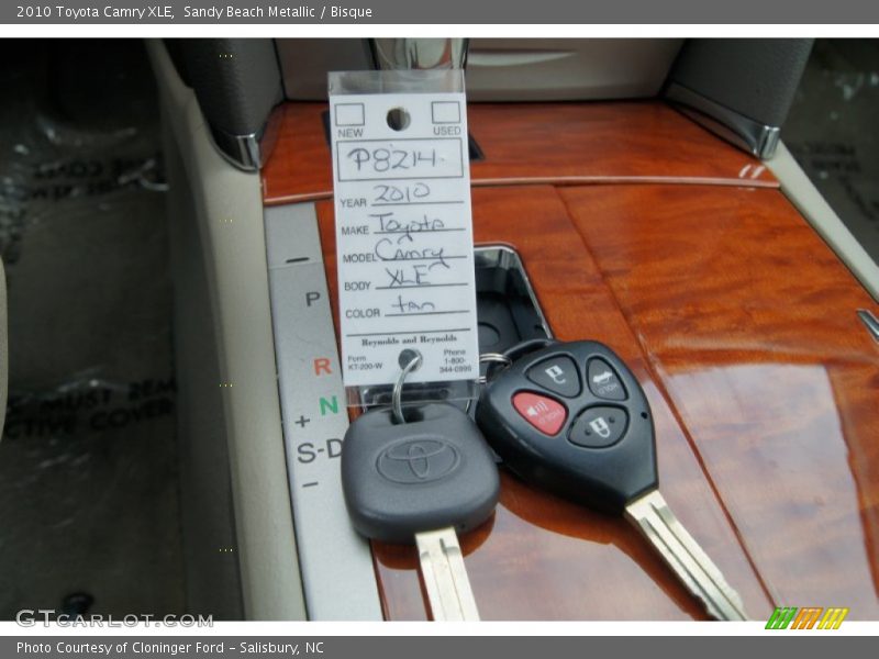 Sandy Beach Metallic / Bisque 2010 Toyota Camry XLE