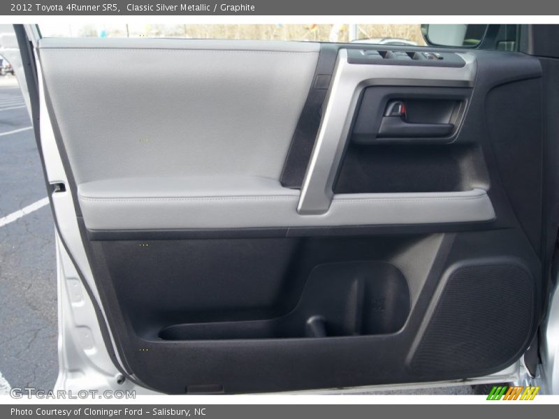 Classic Silver Metallic / Graphite 2012 Toyota 4Runner SR5