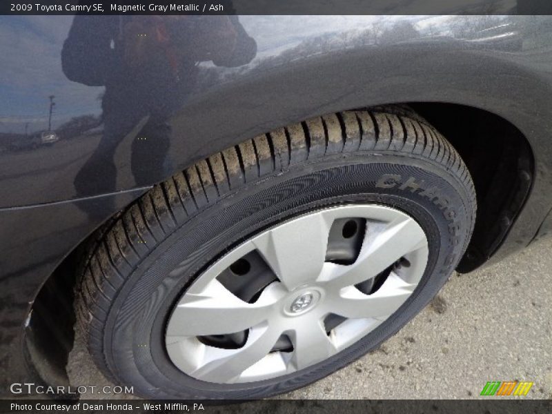Magnetic Gray Metallic / Ash 2009 Toyota Camry SE