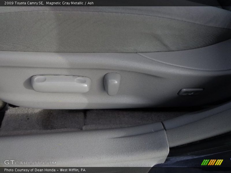 Magnetic Gray Metallic / Ash 2009 Toyota Camry SE