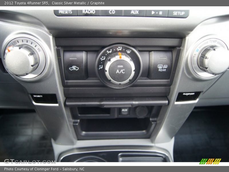 Classic Silver Metallic / Graphite 2012 Toyota 4Runner SR5