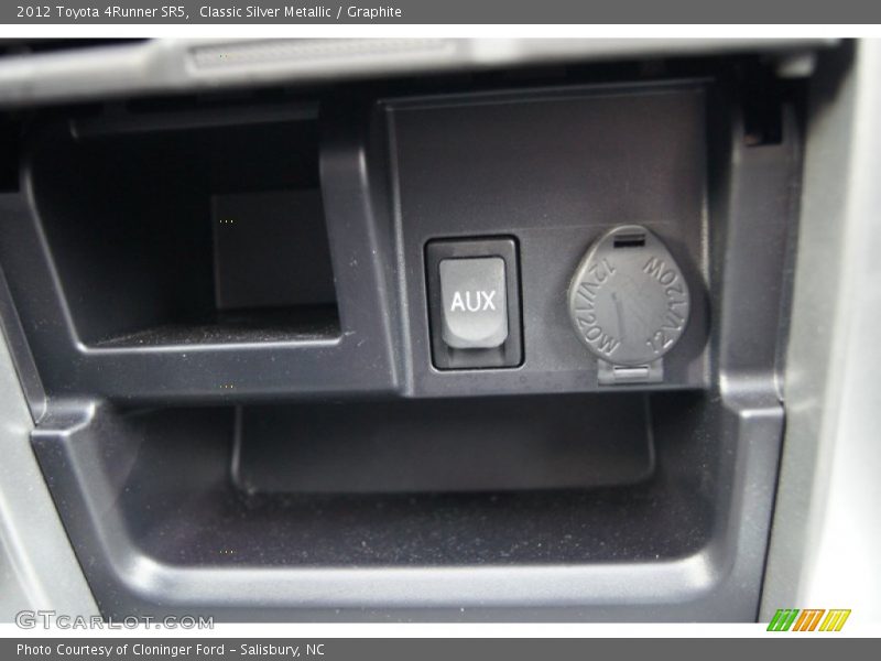 Classic Silver Metallic / Graphite 2012 Toyota 4Runner SR5