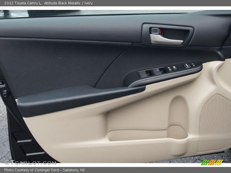 Attitude Black Metallic / Ivory 2012 Toyota Camry L