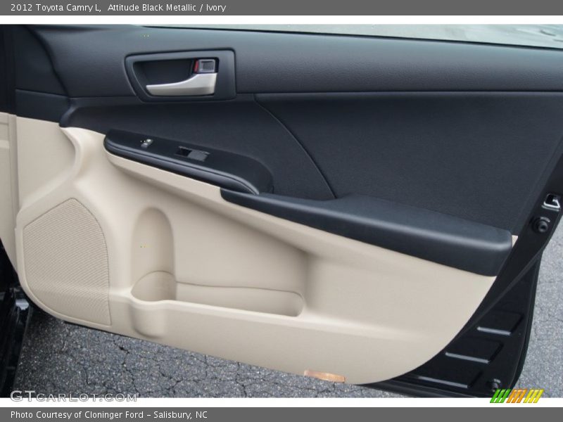 Attitude Black Metallic / Ivory 2012 Toyota Camry L