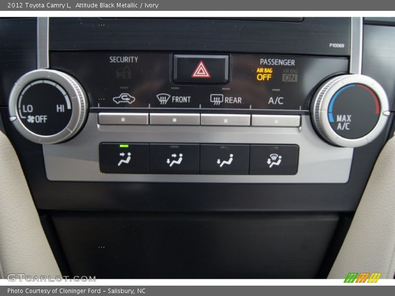 Attitude Black Metallic / Ivory 2012 Toyota Camry L