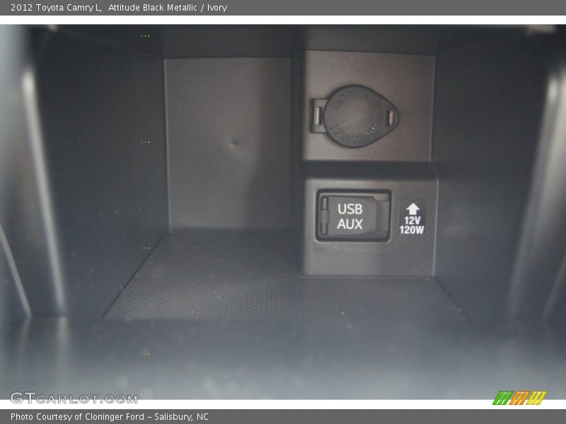 Attitude Black Metallic / Ivory 2012 Toyota Camry L