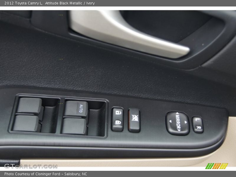 Attitude Black Metallic / Ivory 2012 Toyota Camry L