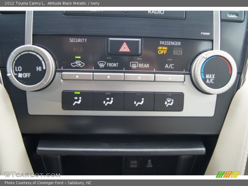 Attitude Black Metallic / Ivory 2012 Toyota Camry L