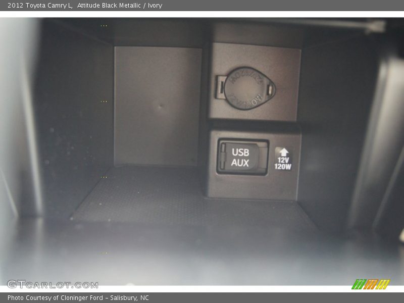 Attitude Black Metallic / Ivory 2012 Toyota Camry L