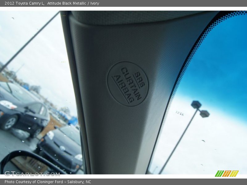 Attitude Black Metallic / Ivory 2012 Toyota Camry L