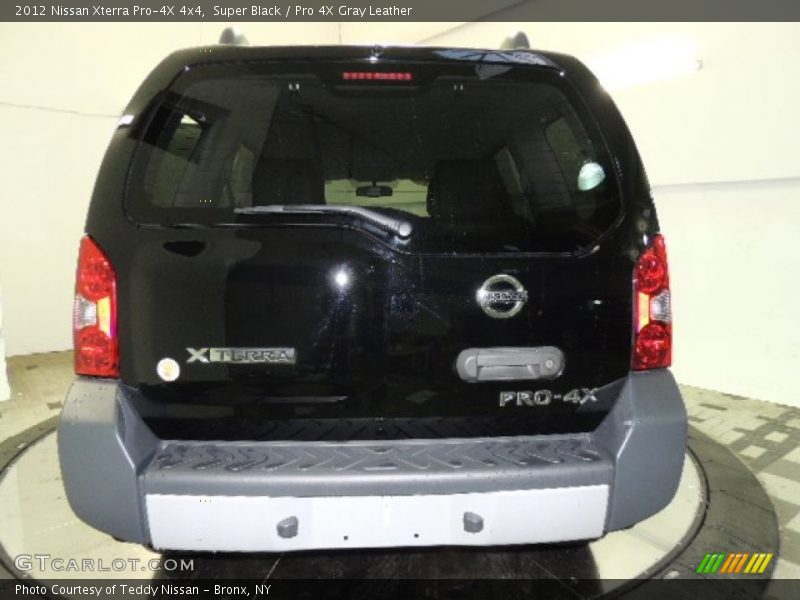 Super Black / Pro 4X Gray Leather 2012 Nissan Xterra Pro-4X 4x4