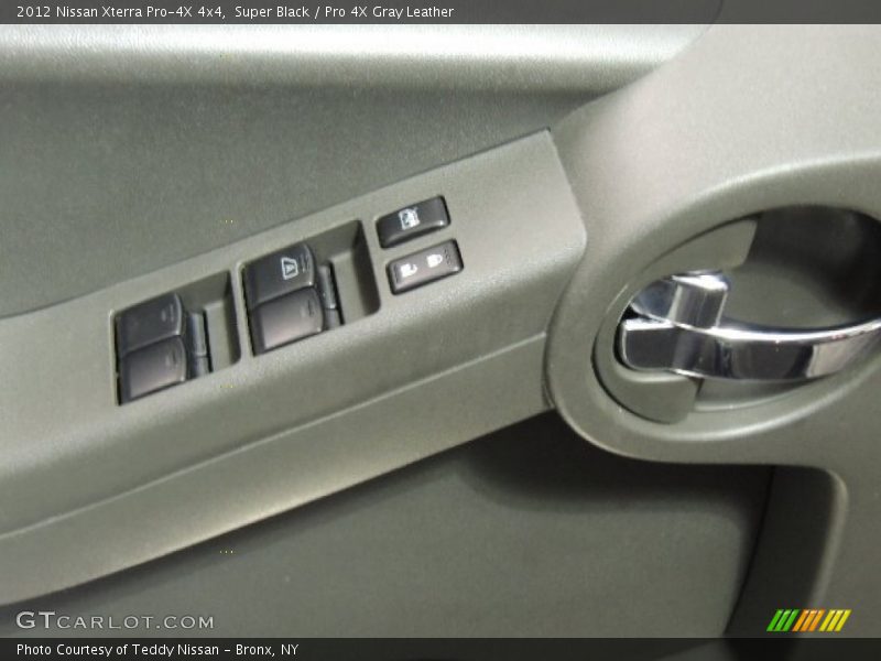 Super Black / Pro 4X Gray Leather 2012 Nissan Xterra Pro-4X 4x4
