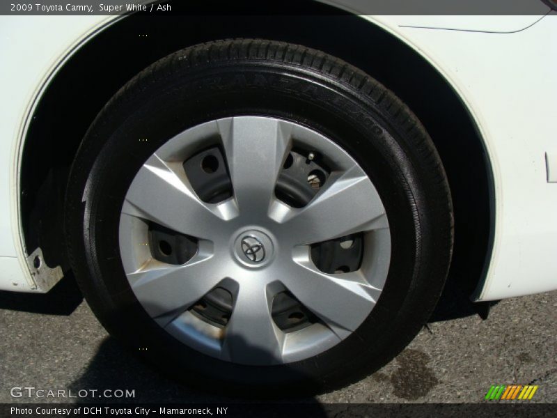Super White / Ash 2009 Toyota Camry