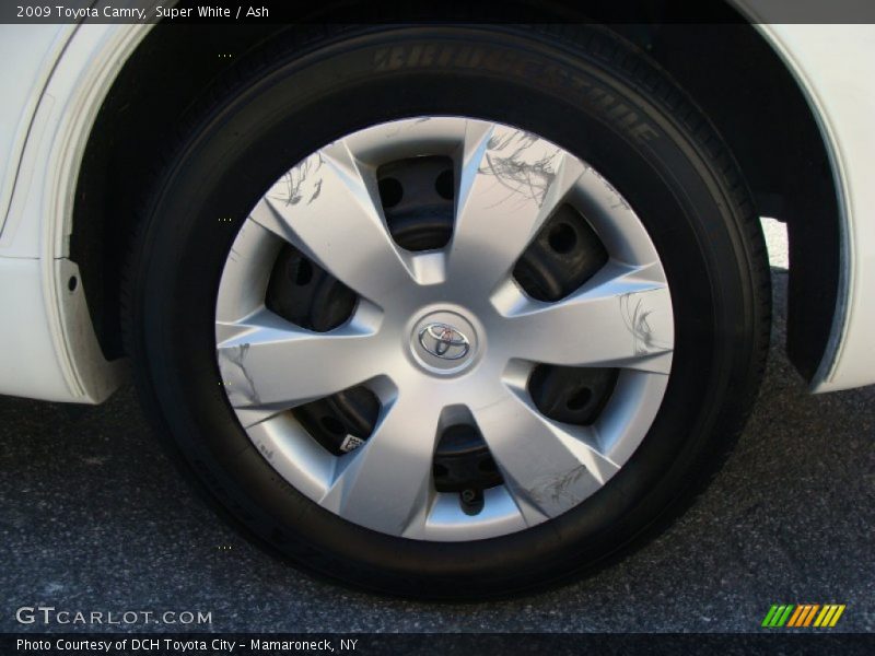 Super White / Ash 2009 Toyota Camry