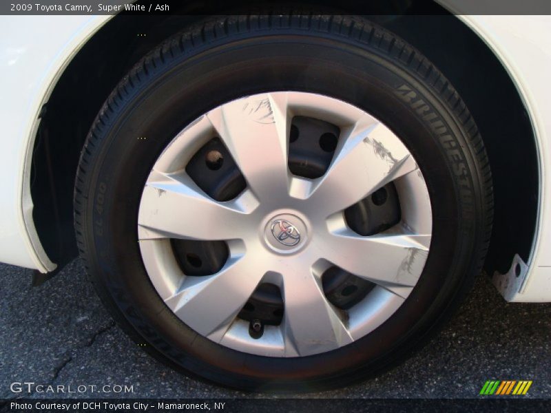 Super White / Ash 2009 Toyota Camry