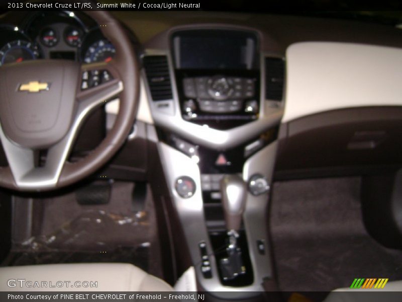 Summit White / Cocoa/Light Neutral 2013 Chevrolet Cruze LT/RS