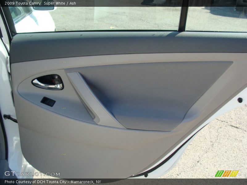 Super White / Ash 2009 Toyota Camry