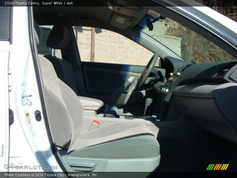 Super White / Ash 2009 Toyota Camry