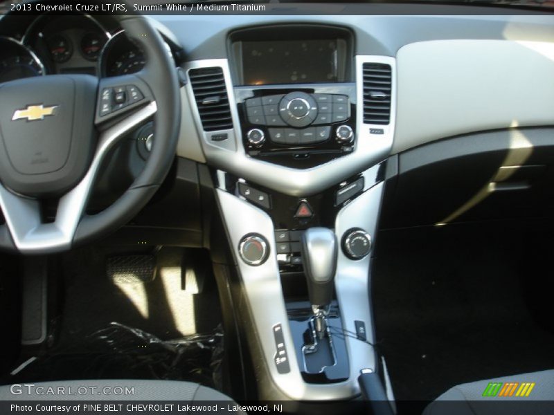 Summit White / Medium Titanium 2013 Chevrolet Cruze LT/RS