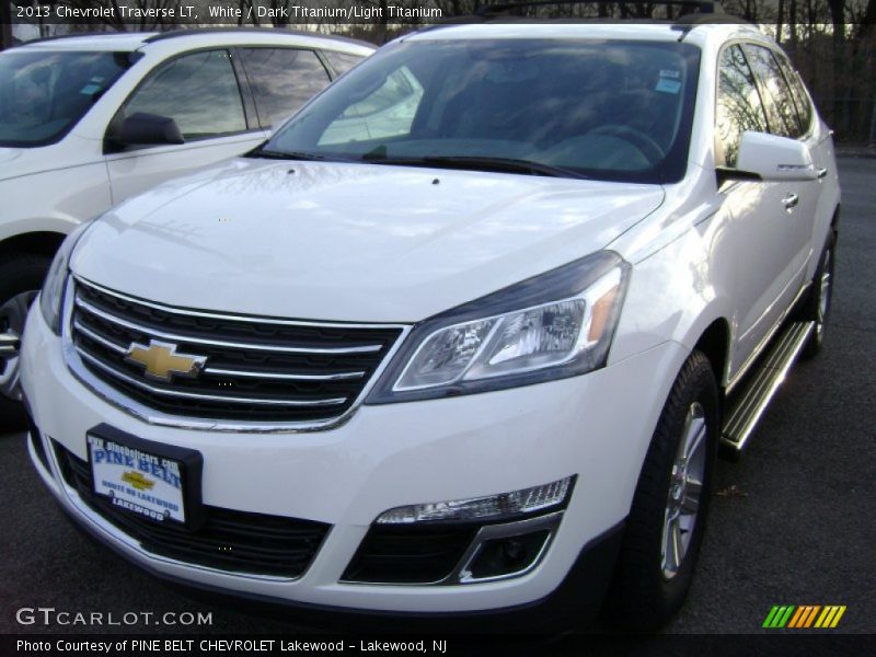 White / Dark Titanium/Light Titanium 2013 Chevrolet Traverse LT