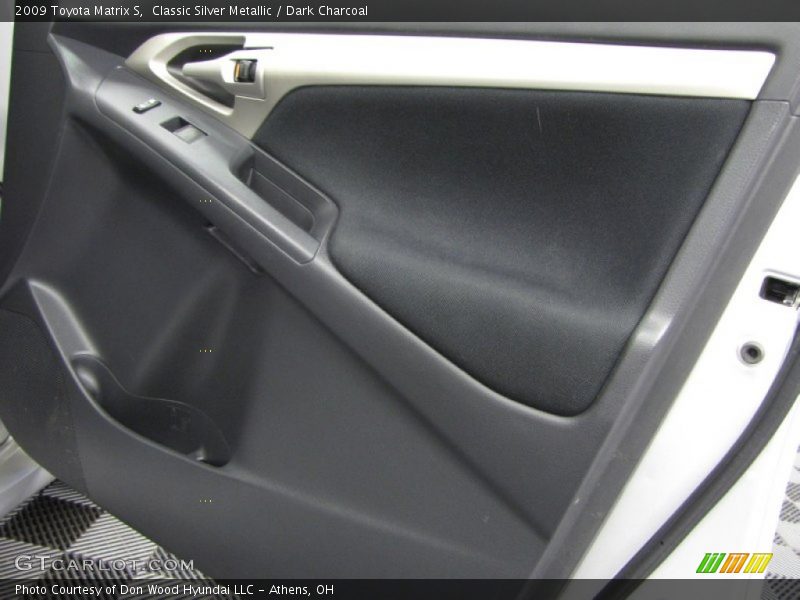 Classic Silver Metallic / Dark Charcoal 2009 Toyota Matrix S