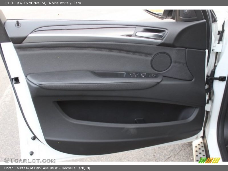 Alpine White / Black 2011 BMW X6 xDrive35i
