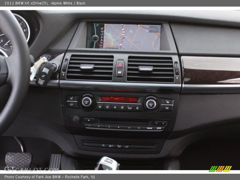 Alpine White / Black 2011 BMW X6 xDrive35i