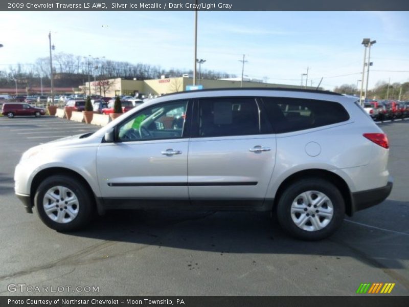 Silver Ice Metallic / Dark Gray/Light Gray 2009 Chevrolet Traverse LS AWD