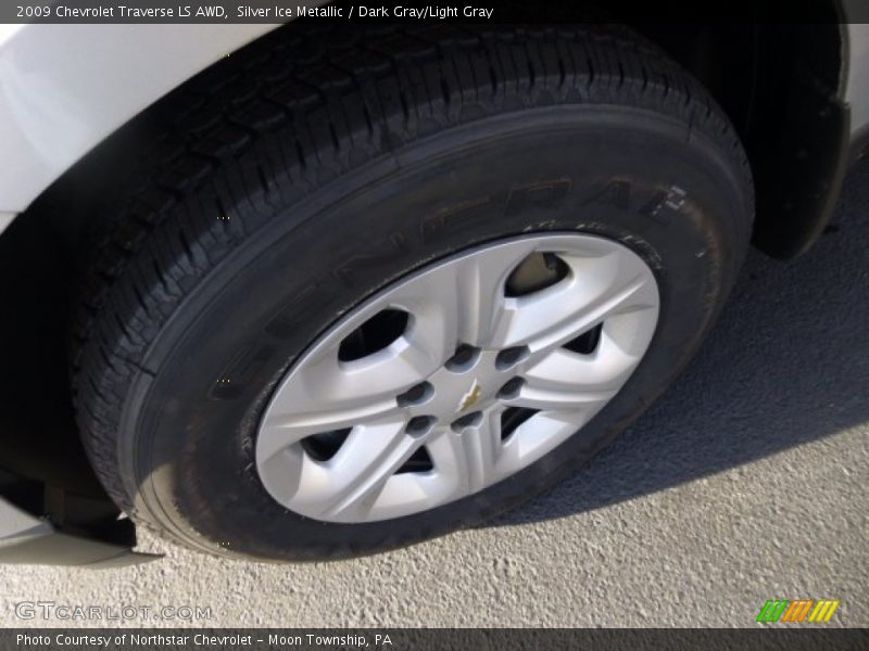 Silver Ice Metallic / Dark Gray/Light Gray 2009 Chevrolet Traverse LS AWD