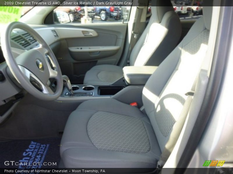 Silver Ice Metallic / Dark Gray/Light Gray 2009 Chevrolet Traverse LS AWD