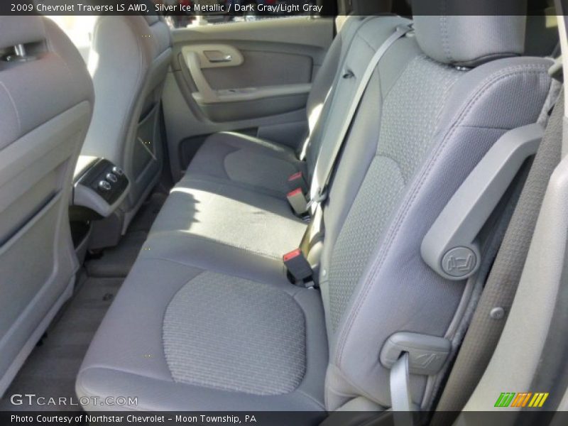 Silver Ice Metallic / Dark Gray/Light Gray 2009 Chevrolet Traverse LS AWD