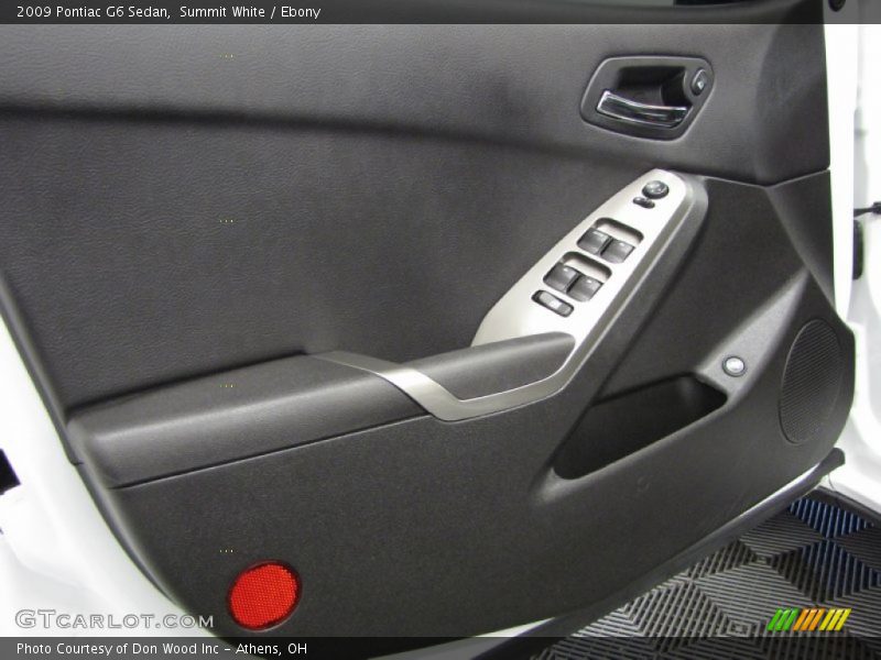 Door Panel of 2009 G6 Sedan